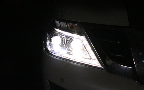成都日產(chǎn)途樂(lè)車燈升級(jí)LED雙光透鏡效果