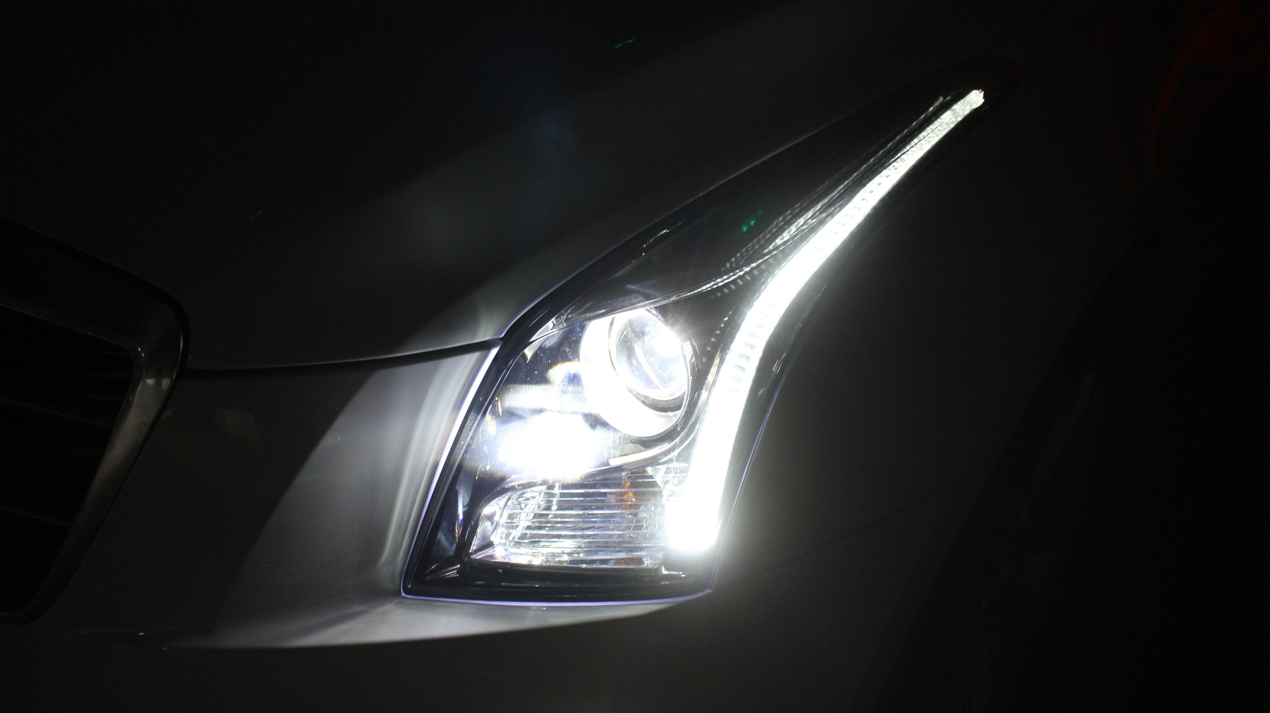 凱迪拉克ATS車燈升級格界LED雙光透鏡效果展示