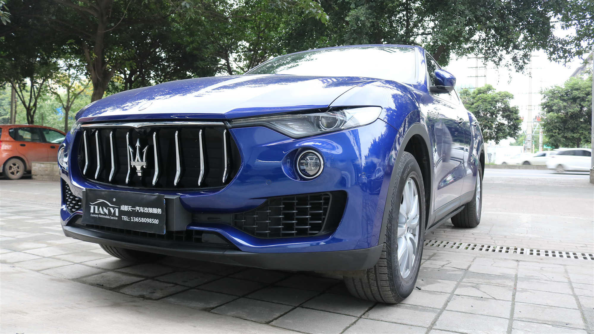 瑪莎拉蒂萊萬(wàn)特車(chē)燈改裝